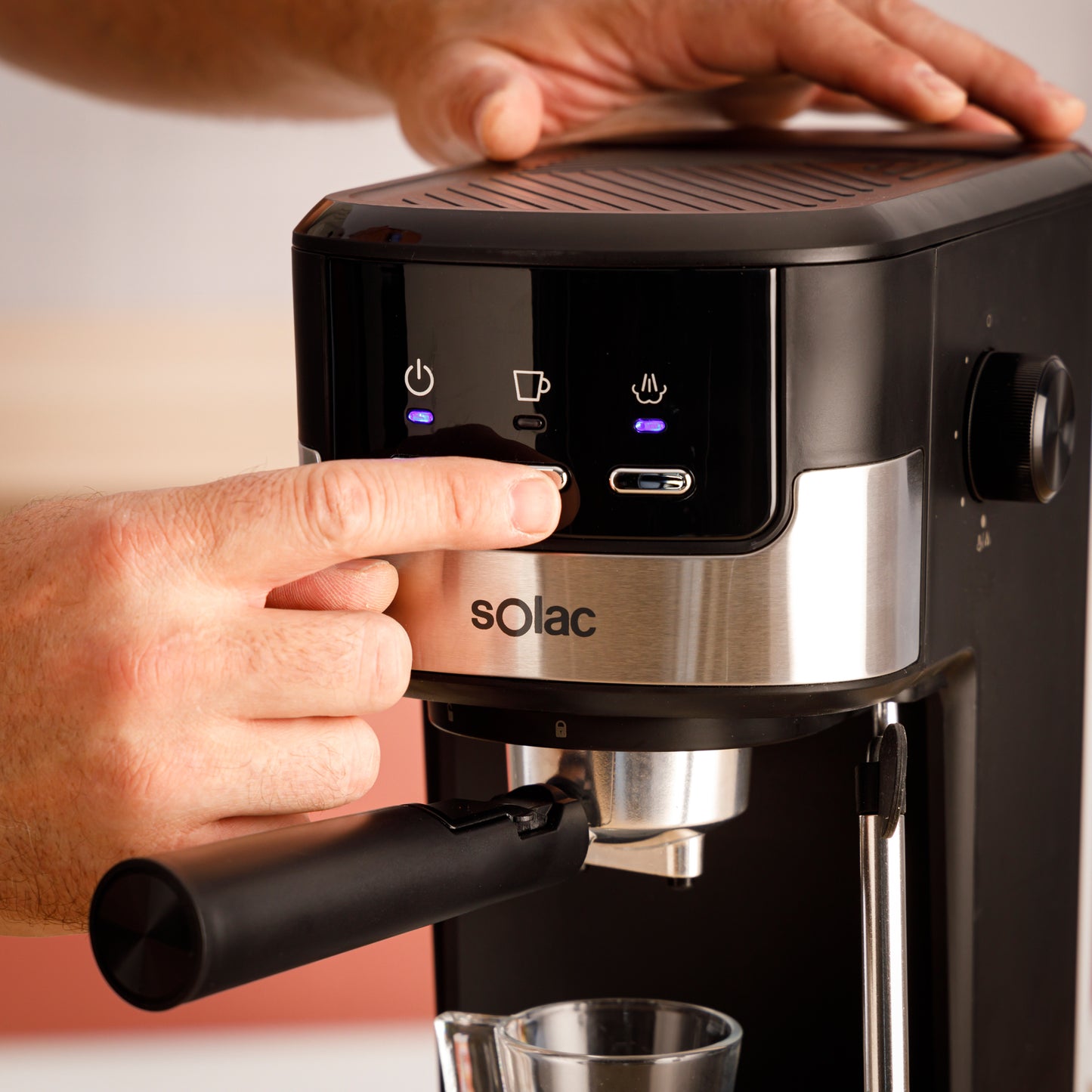 Goûtez la machine à expresso Slim Basic