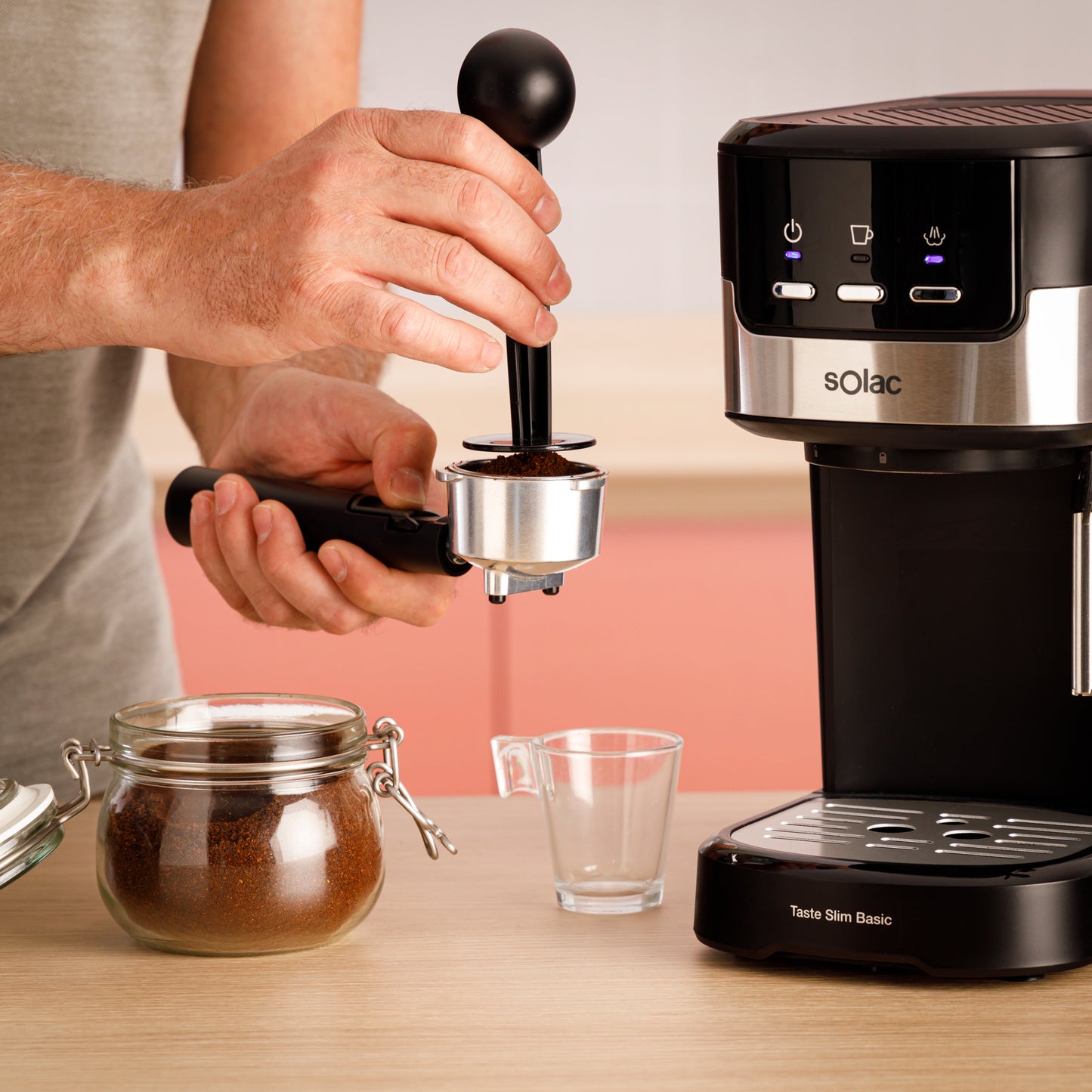 Goûtez la machine à expresso Slim Basic