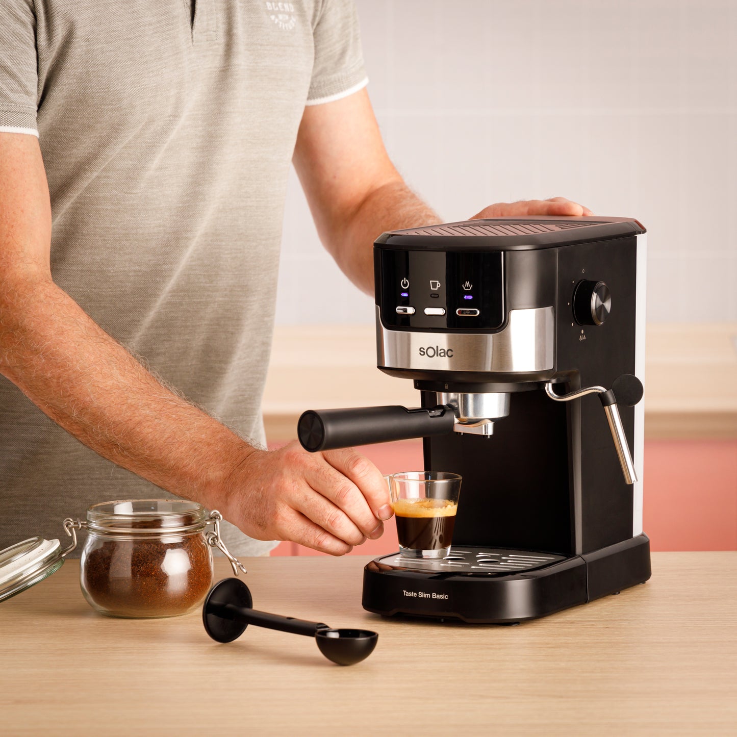 Prove a máquina de café expresso Slim Basic